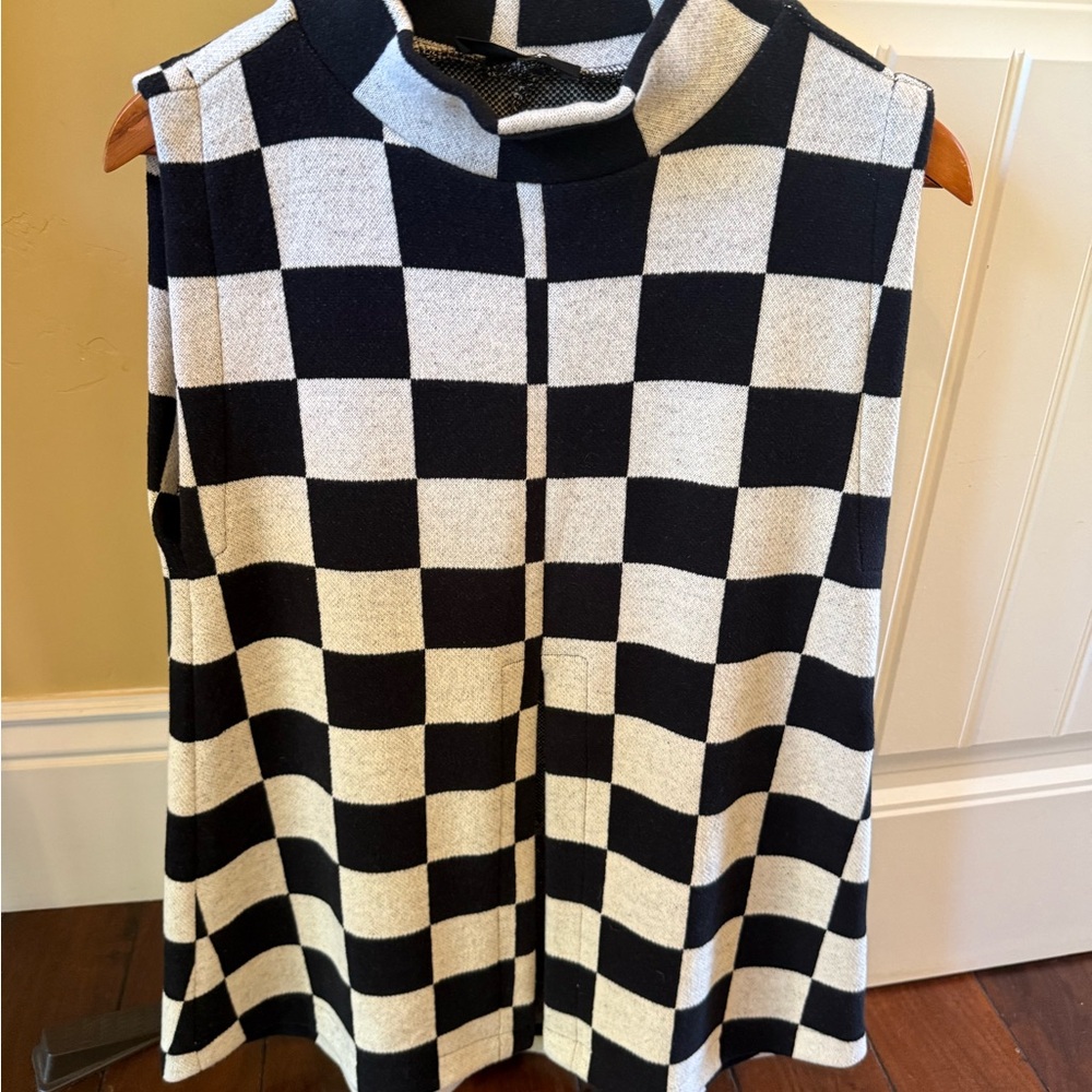 Mama B Black and White Checkered Sleeveless Top